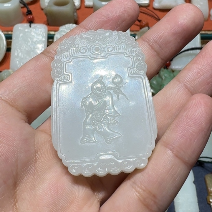 和田玉颈饰未镶嵌镇**关