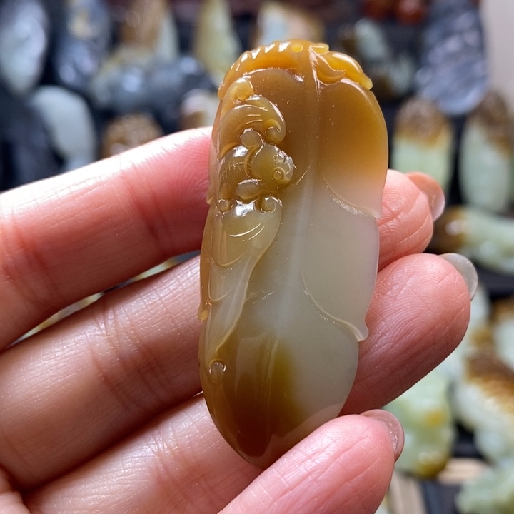 和田玉未镶嵌挂件