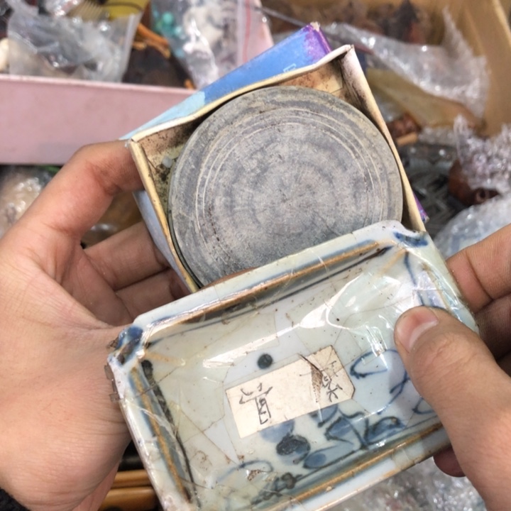  陶瓷孤品单件车里拍