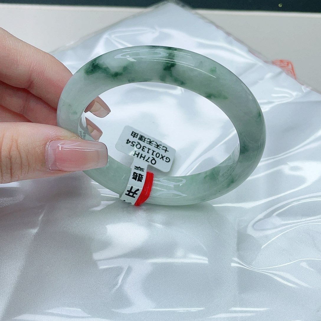 翡翠手镯未镶嵌正54.8