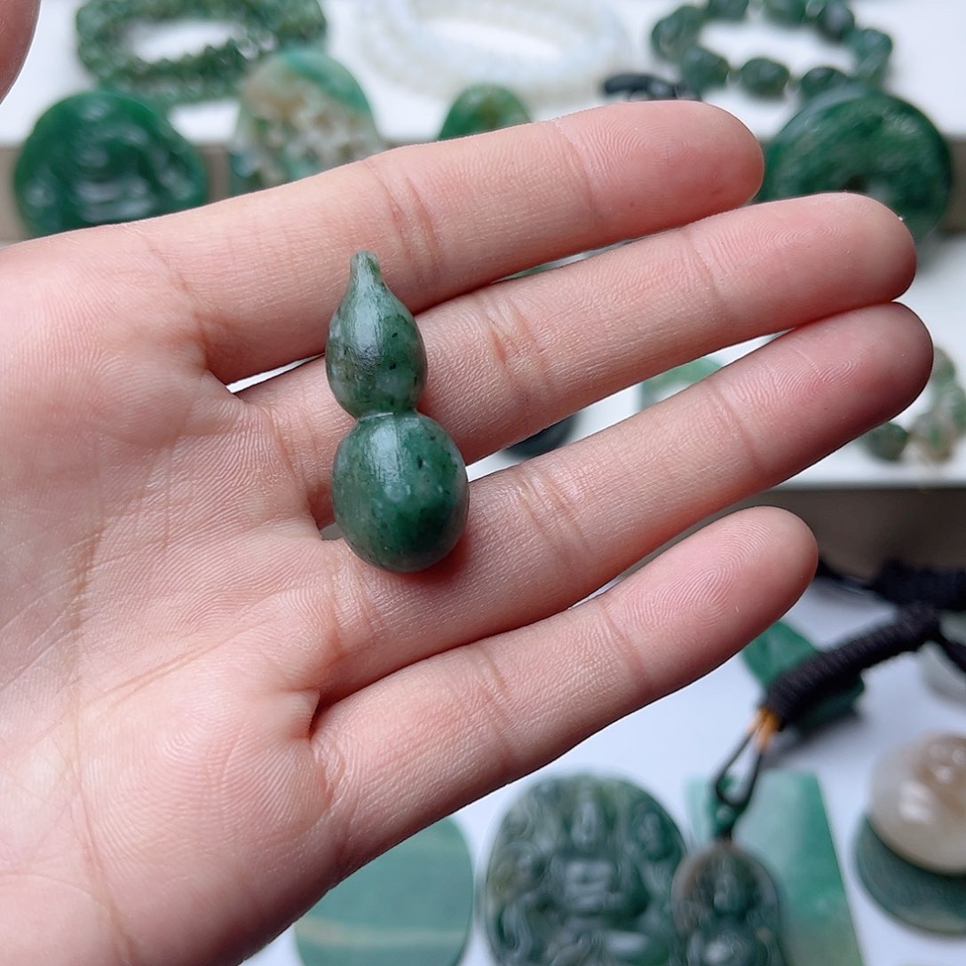 独山玉磨砂挂件未镶嵌