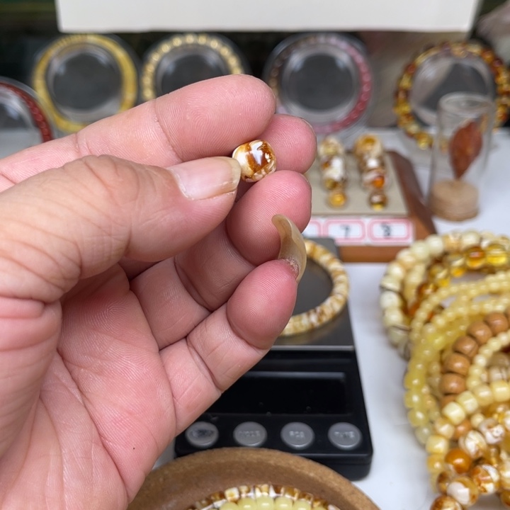 我***.琥珀未镶嵌裸石45号