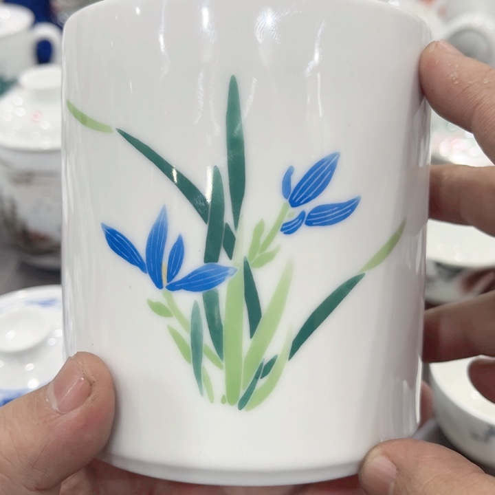 壶釉下五彩的瓷器和瓷器