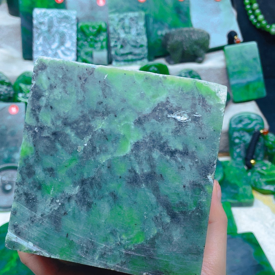 铁***子和田玉（碧玉）未镶嵌珠宝奇石