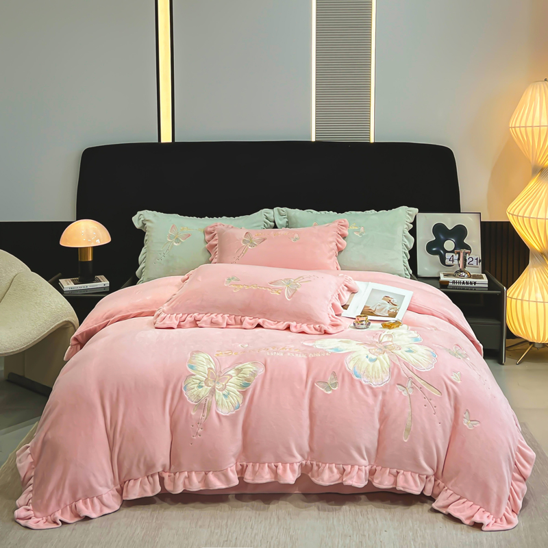 2025新款贴布绣蝴蝶款加厚花边牛奶绒床裙四件套