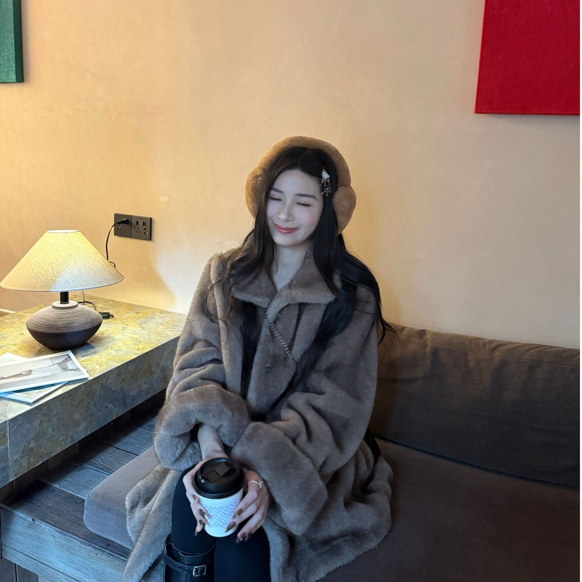 2025年冬季新款在逃公主风裙摆南瓜款挽袖中长款翻领毛毛外套女