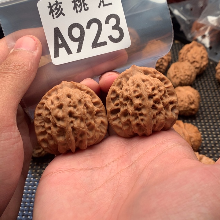 文玩核桃吊坠佛肚