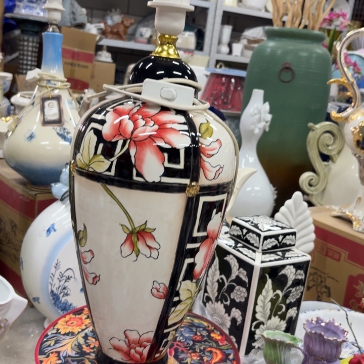 微瑕青花瓷器值得购买