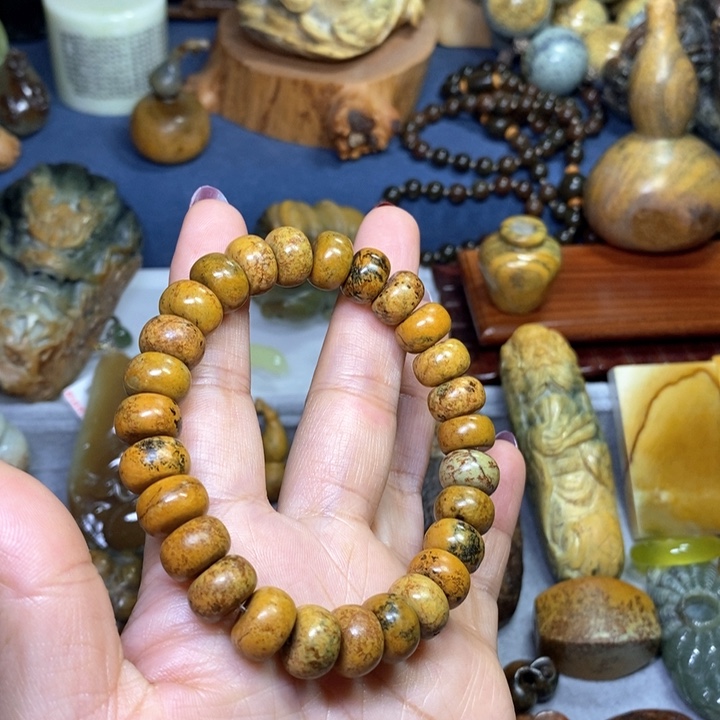 岫岩河磨玉（透闪石质玉）串未镶嵌?****ᐝ