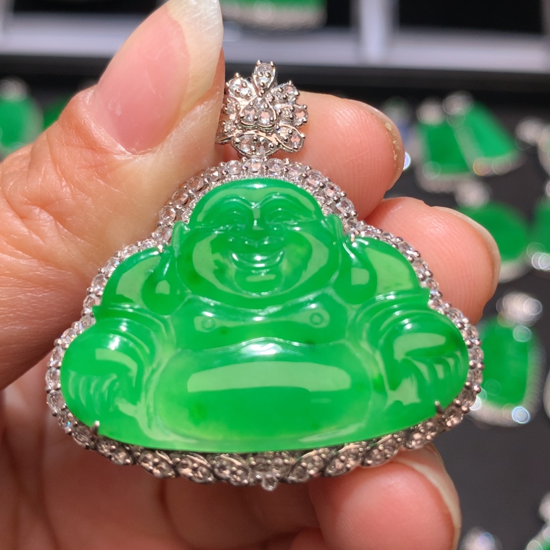 翡翠颈饰18K金镶嵌翡翠