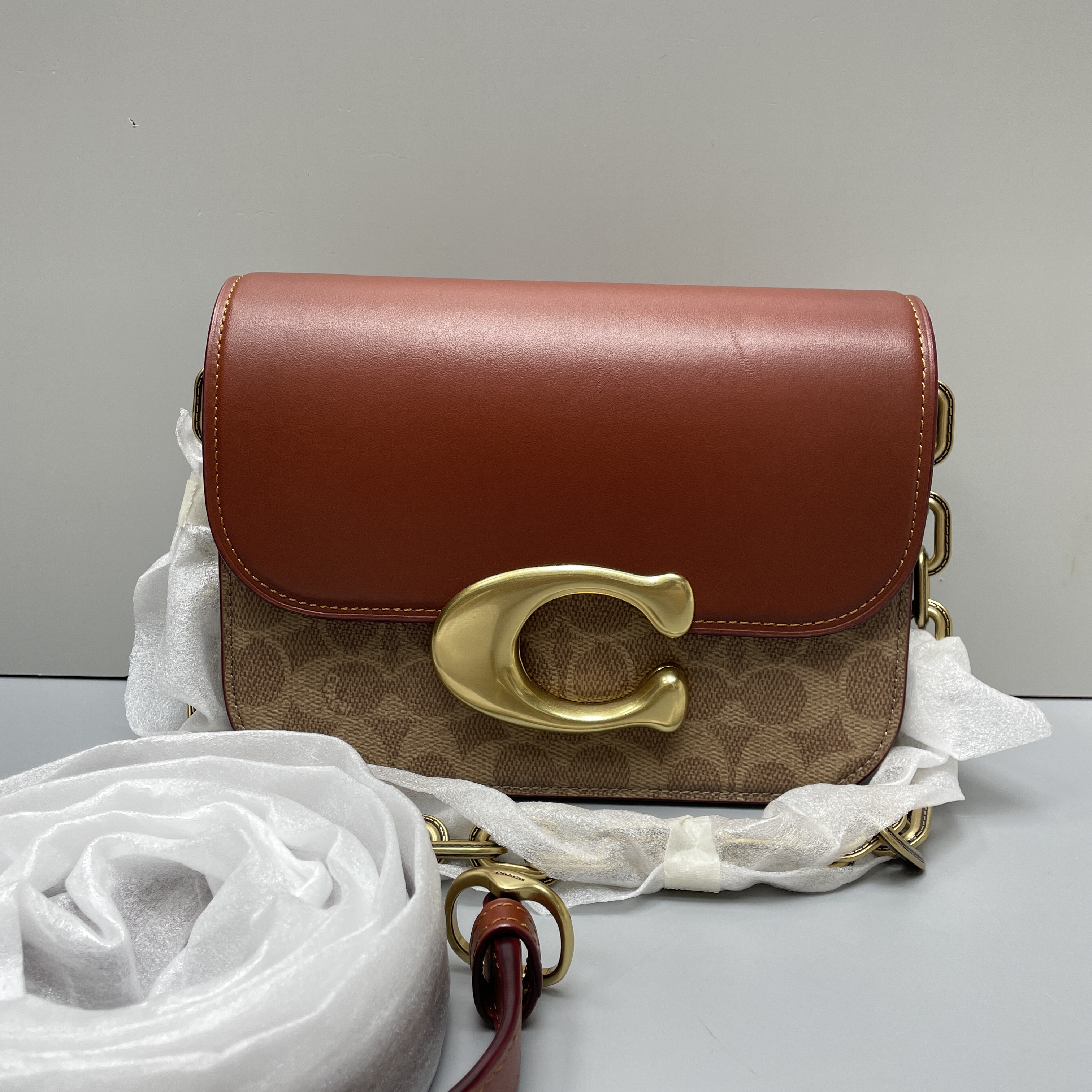 90新 COACH/蔻驰 idol21红棕老花邮差包女21*15*8cmE091702经典