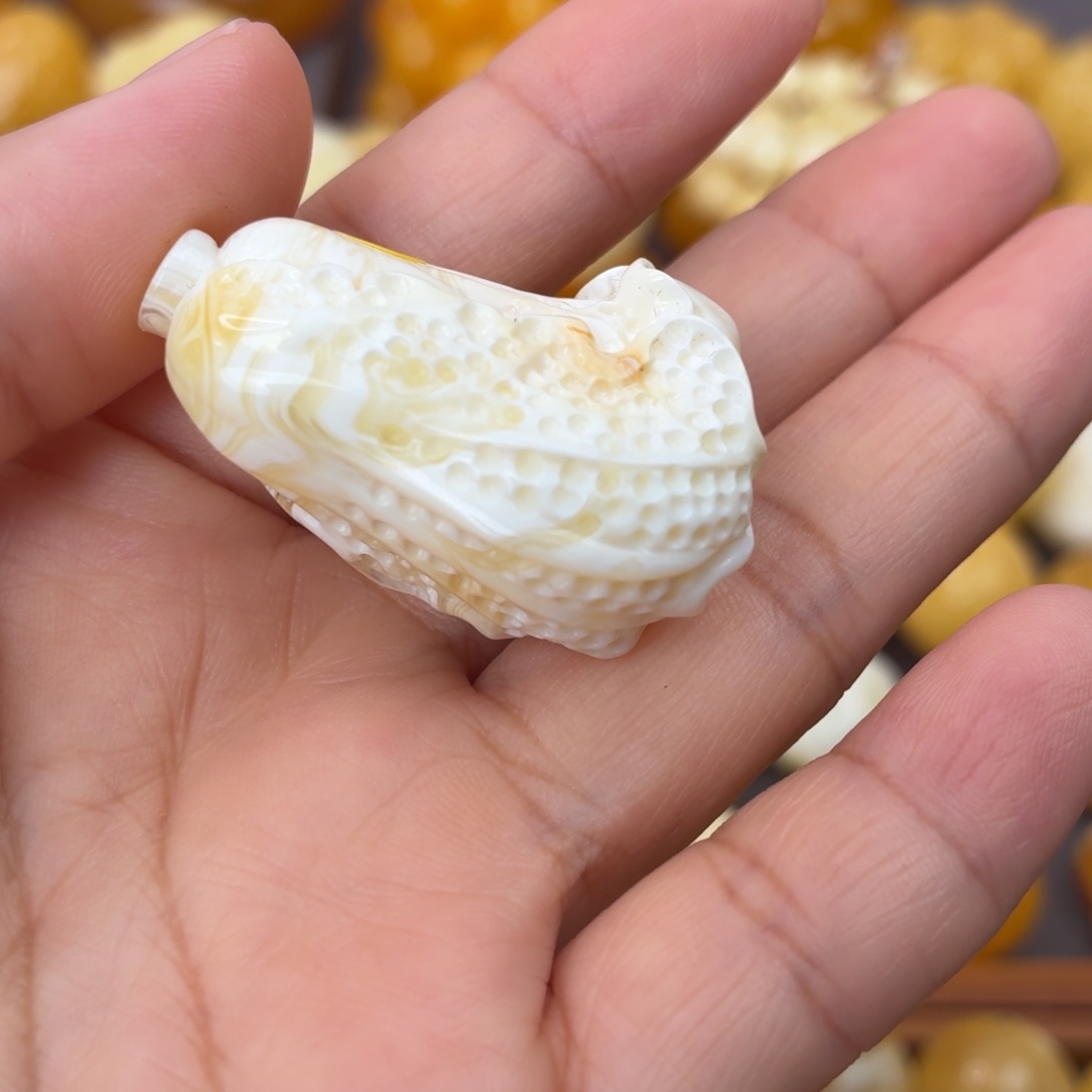 裸石琥珀未镶嵌白菜