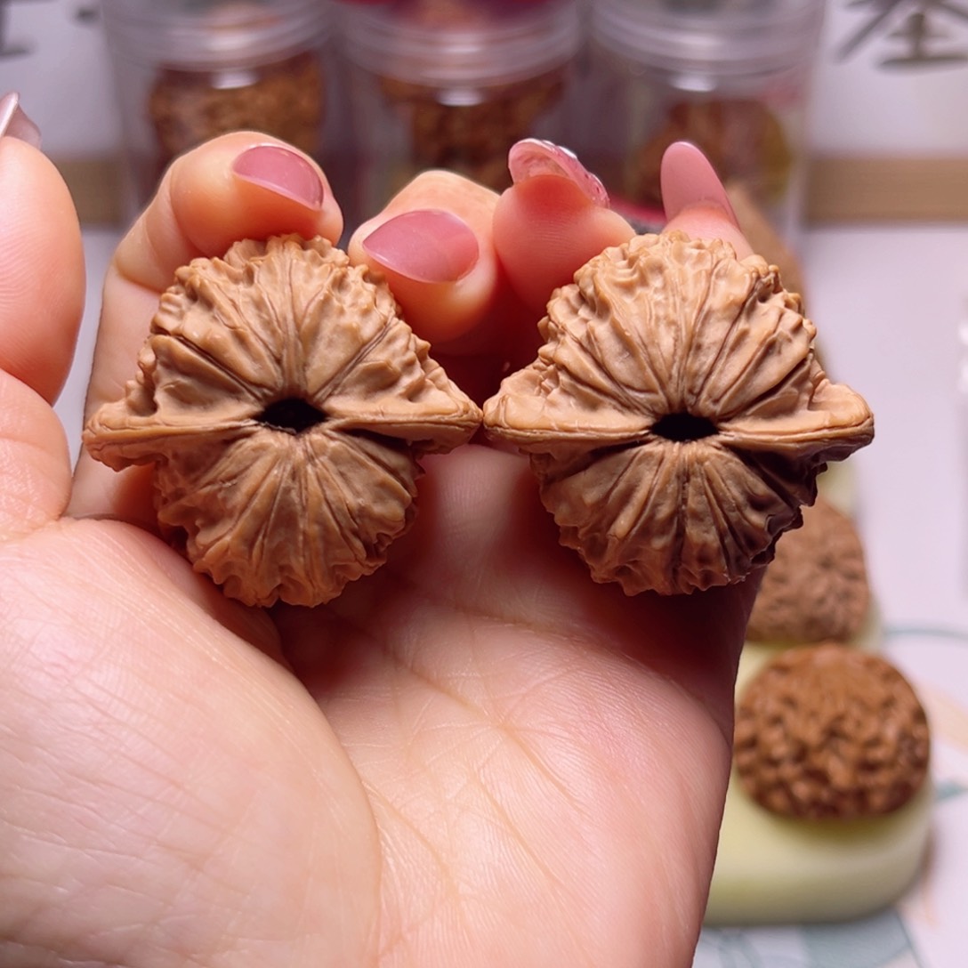 文玩核桃吊坠小众荷叶底