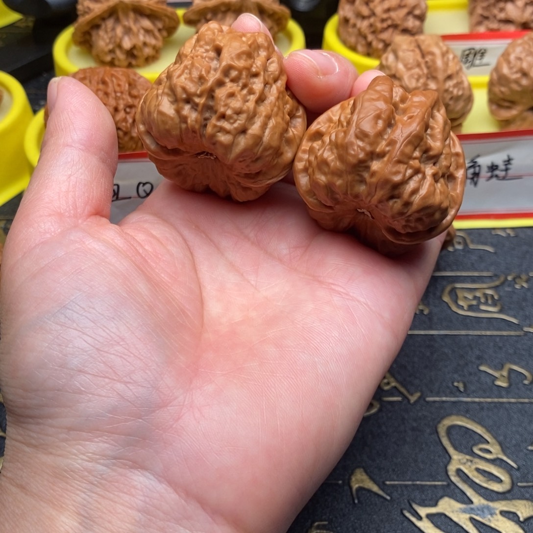 还***瓶文玩核桃吊坠三角蛙