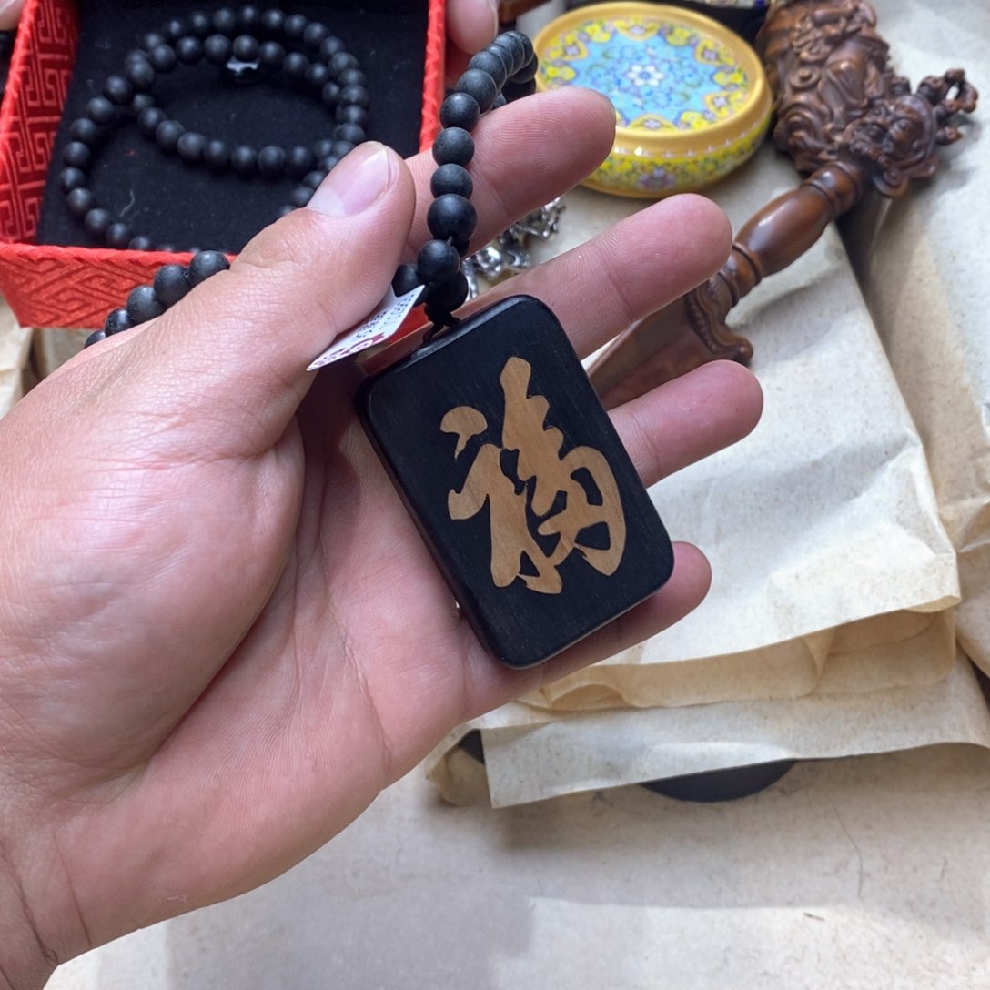 大叶紫檀（黑酸枝木类）