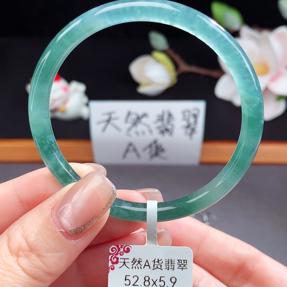 翡翠手镯（圆镯）未镶嵌