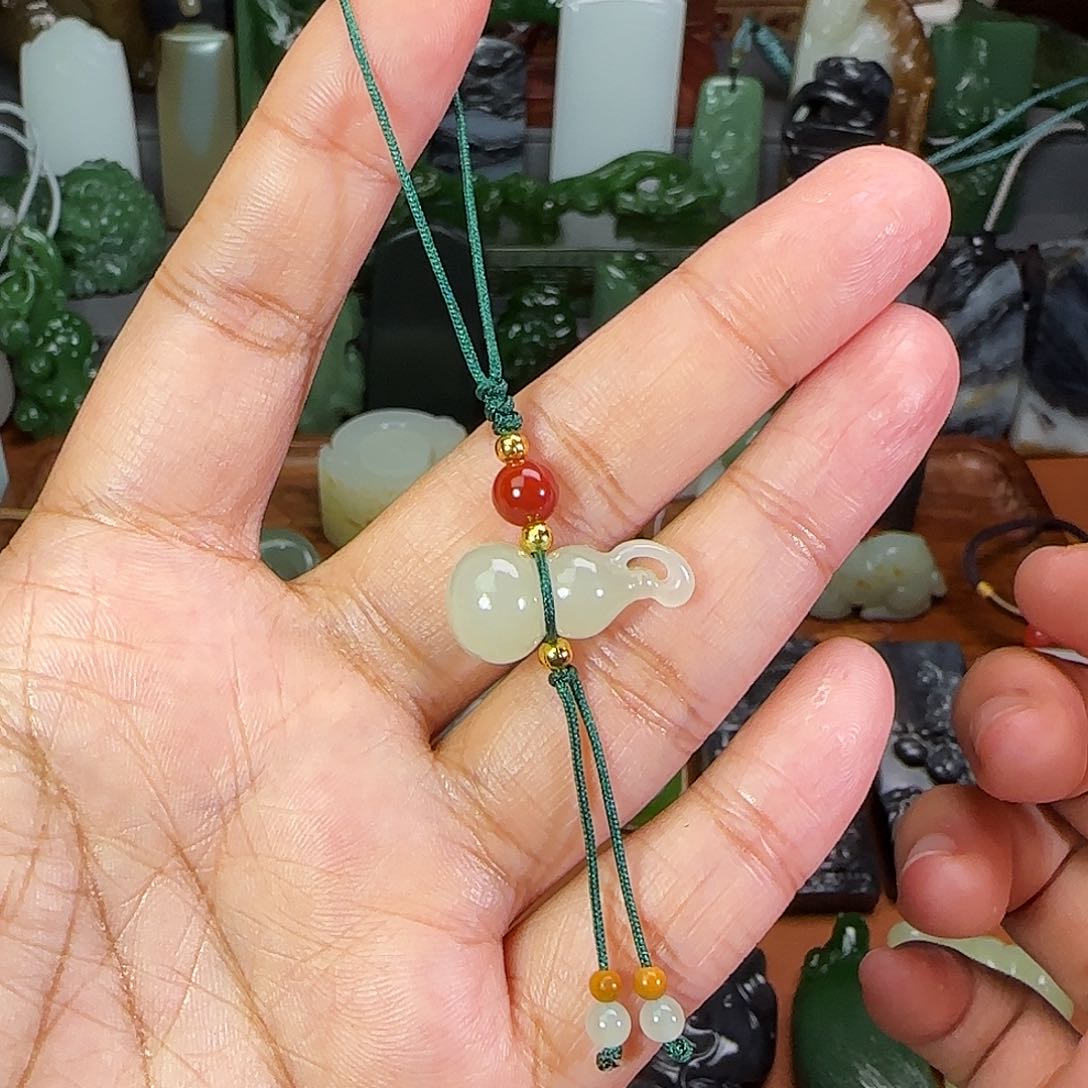 和田玉颈饰未镶嵌