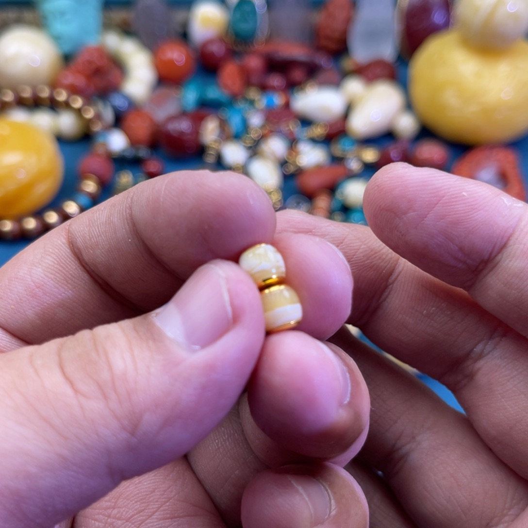 琥珀未镶嵌珠宝奇石81