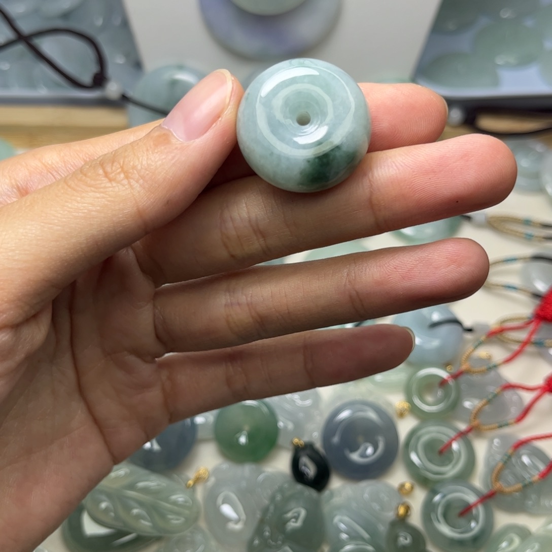 颈饰未镶嵌翡翠天然翡翠Ａ货