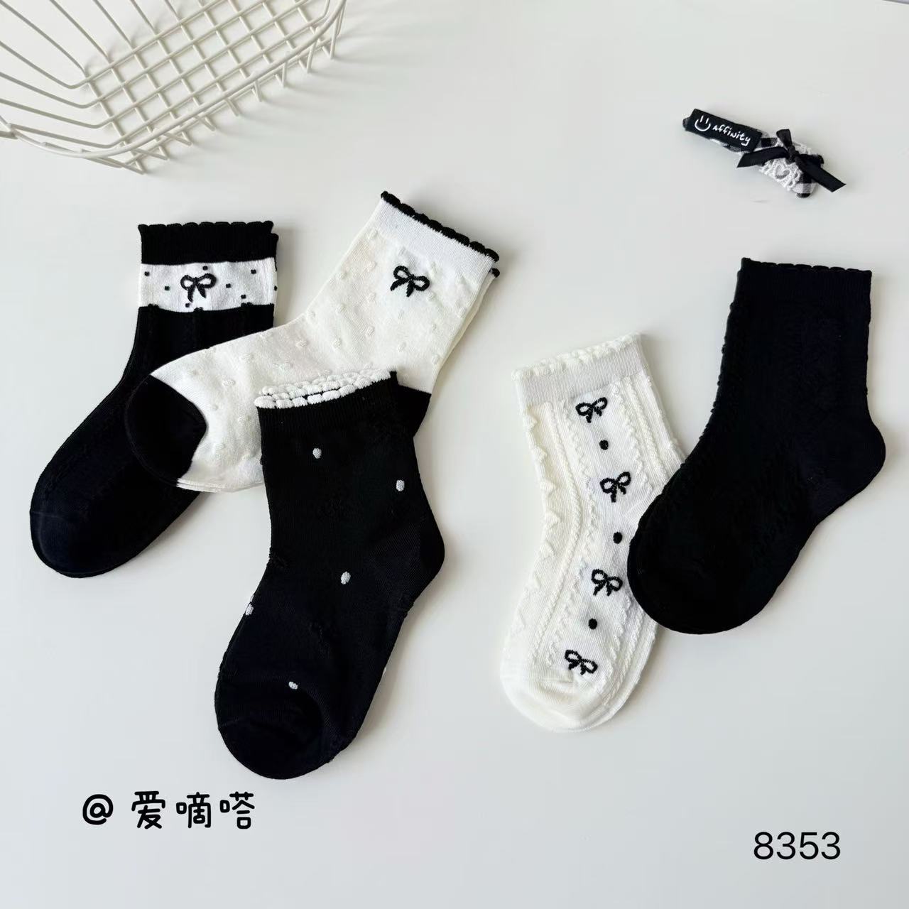 爱嘀嗒韩系女童黑白ins风8353秋款抗起球百搭中腰袜