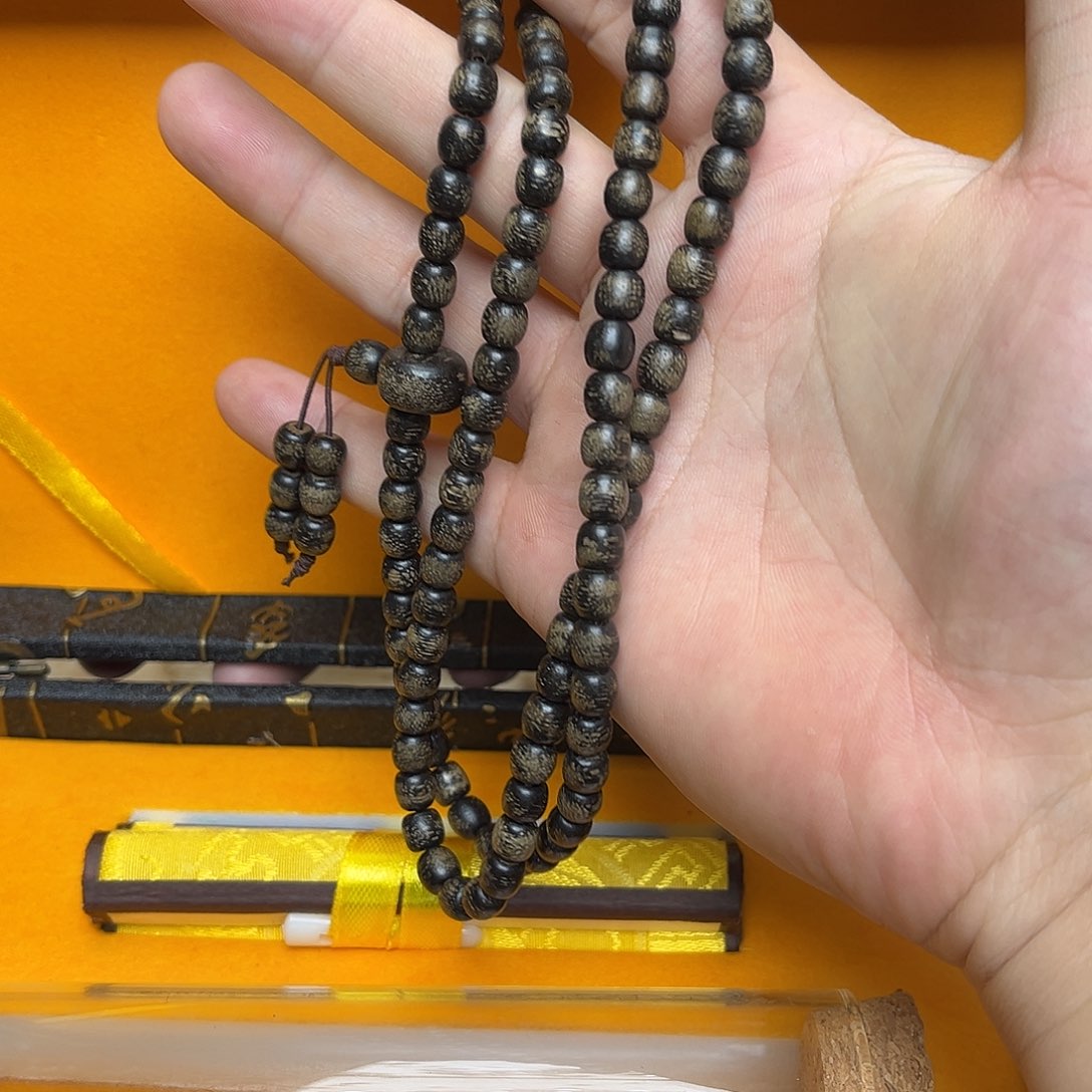 大叶紫檀（黑酸枝木类）