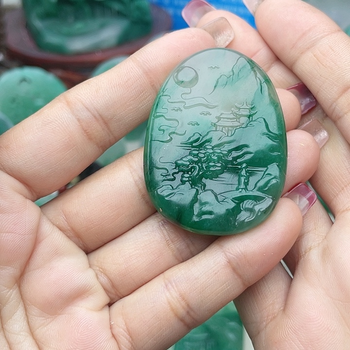 未镶嵌定制石英质玉（非洲翠）力*