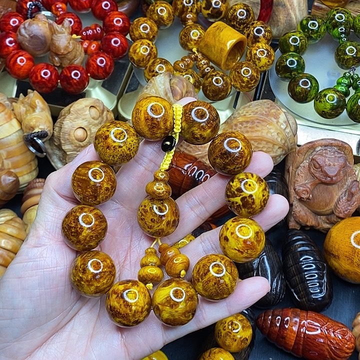 松木琥珀木文玩手串