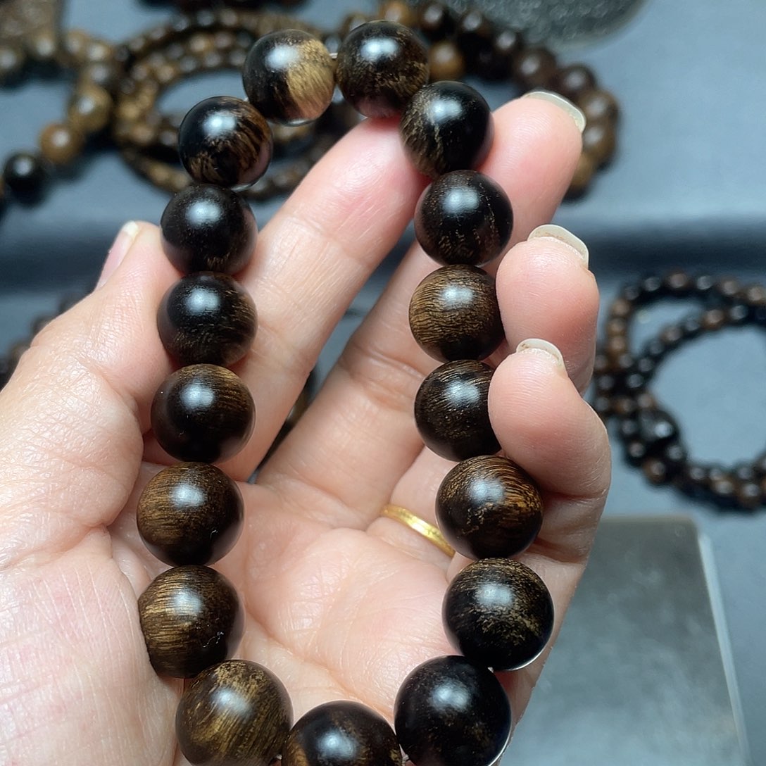 沉香手串白棋瘤疤1.2