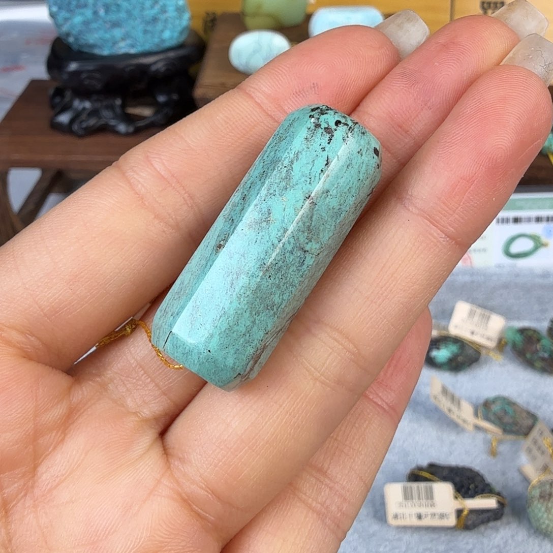 绿松石未镶嵌珠宝奇石