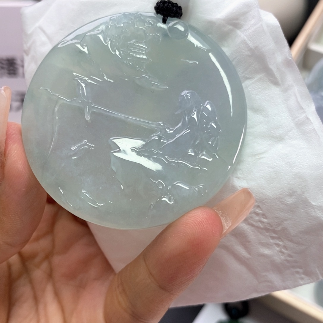 翡翠挂件未镶嵌翡翠
