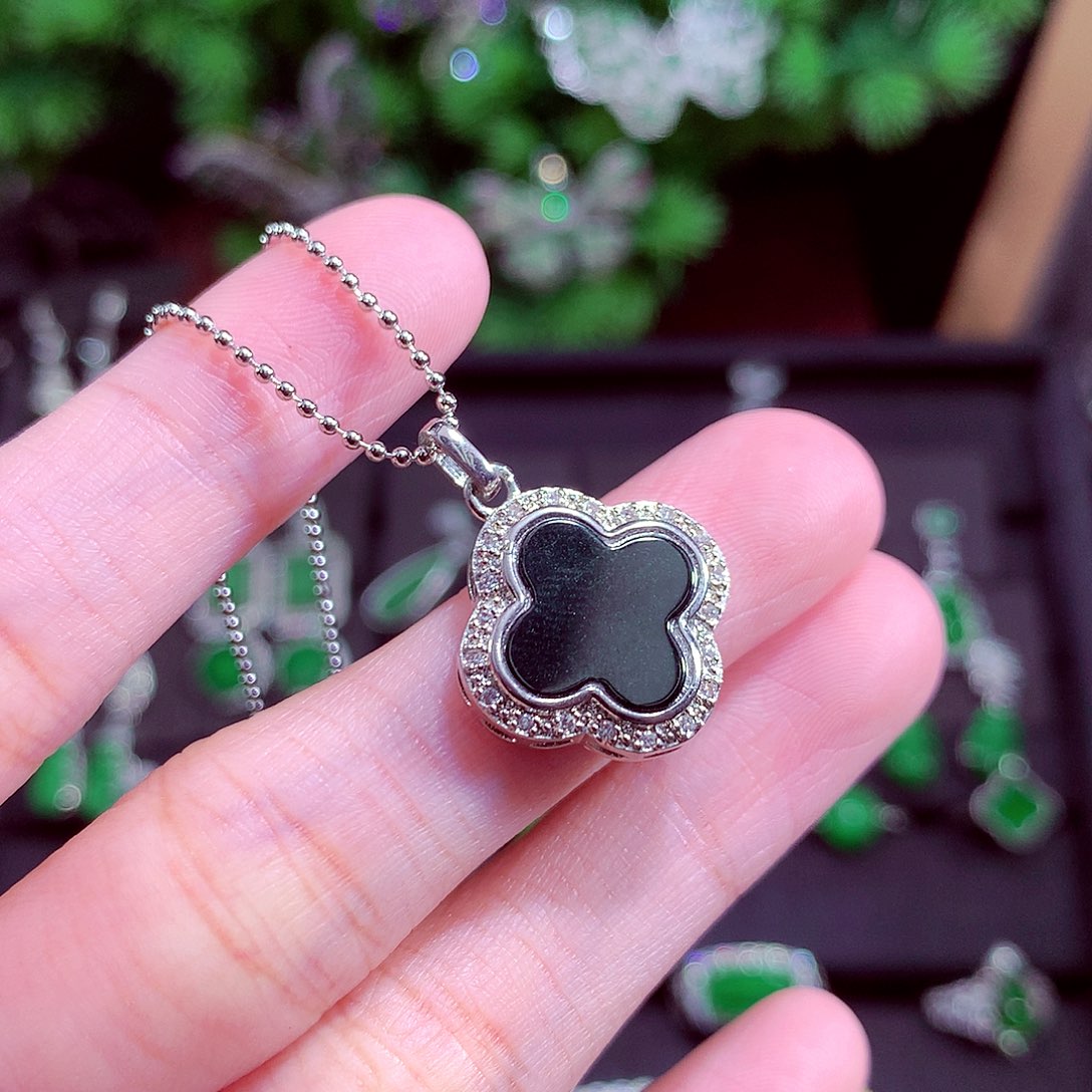 颈饰未镶嵌翡翠天然