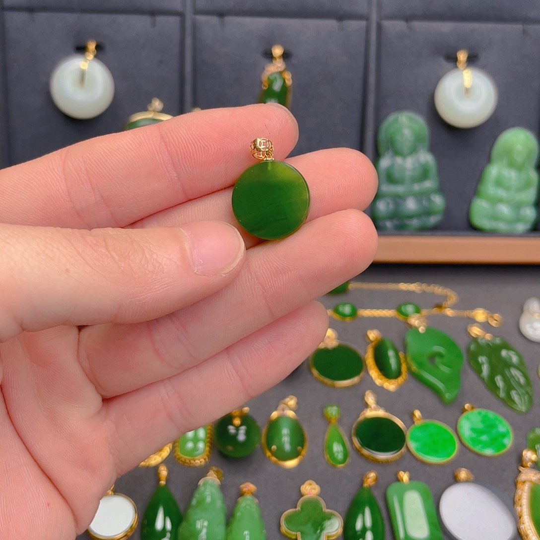 和田玉（碧玉）18K金镶嵌吊坠(不含链)