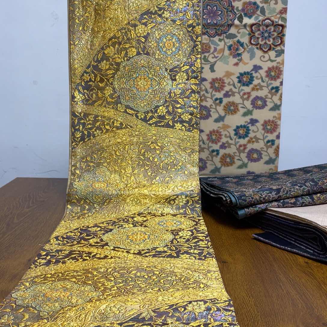 织绣织锦缎，织锦