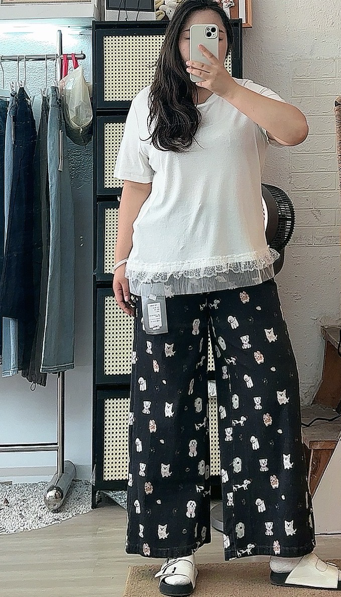 大码夏季慵懒风碎花阔腿裤与蕾丝花边V领T恤套装