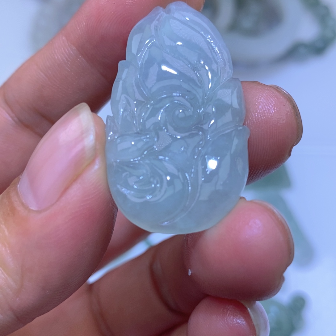 定制翡翠未镶嵌九尾