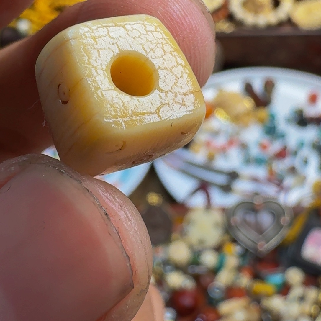 琉璃颈饰藏传琉璃小元素