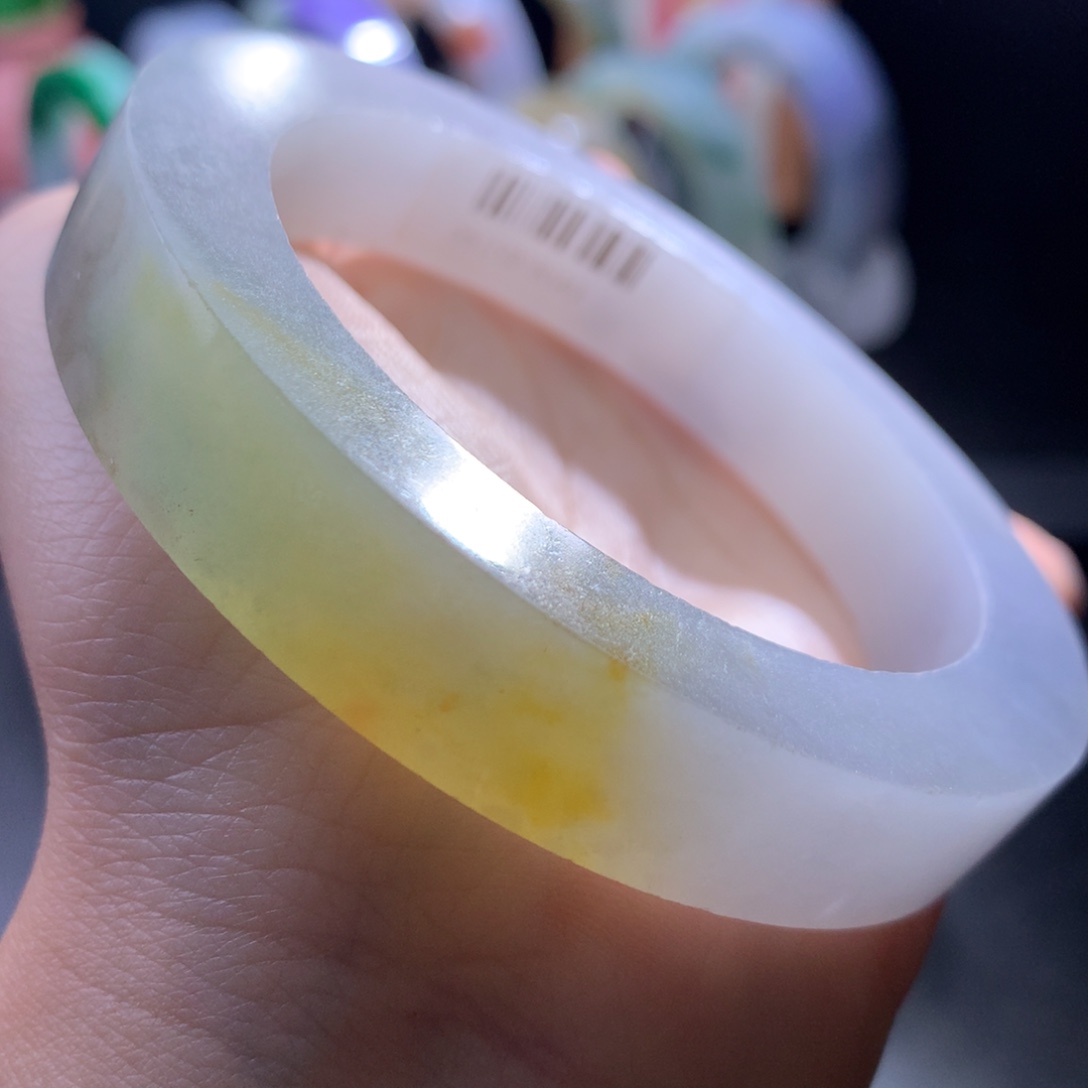 未镶嵌冰黄翡翠手镯定制翡翠