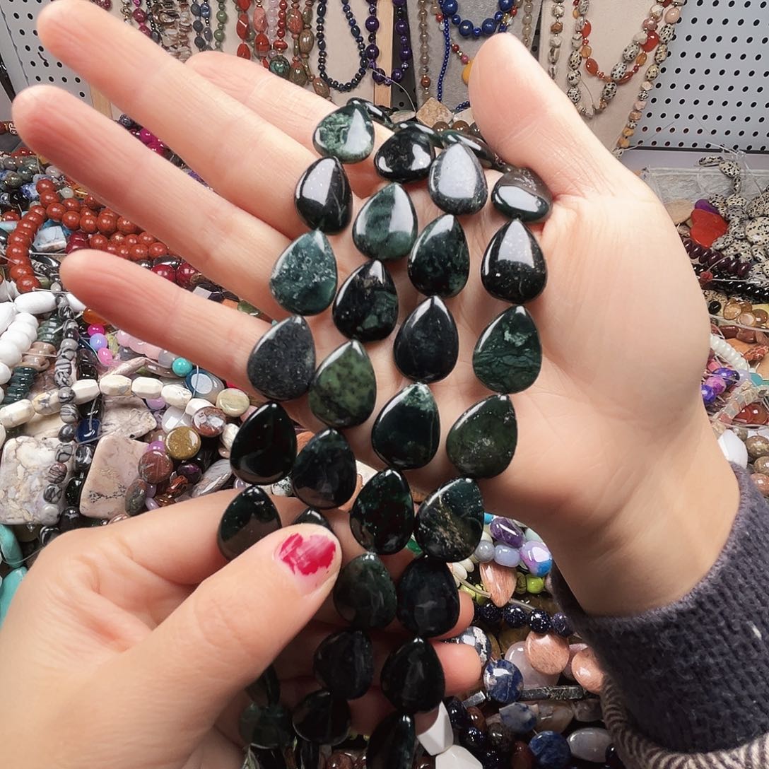 玛瑙/玉髓未镶嵌珠宝半成品墨玉