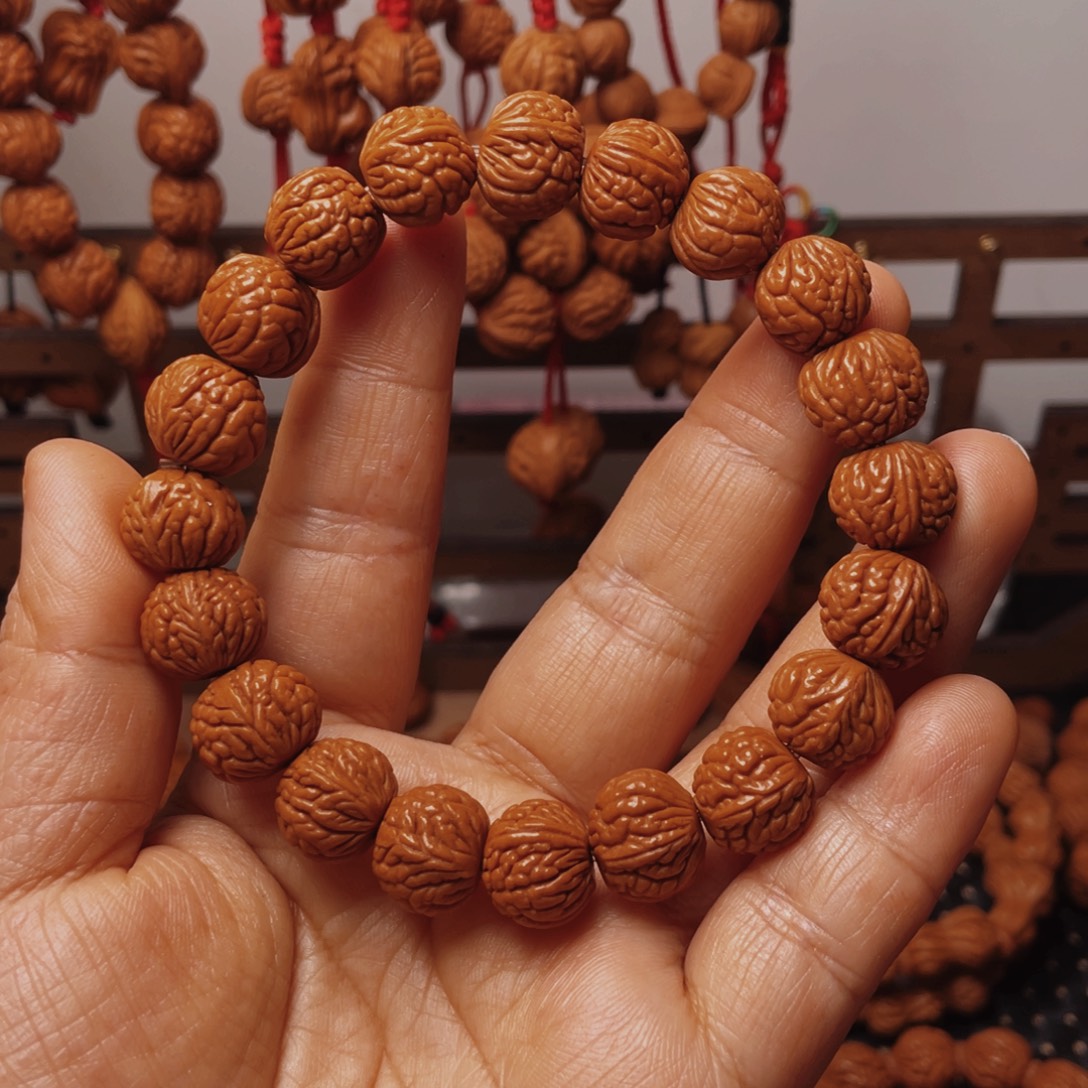 木质类龙纹桃枭手串