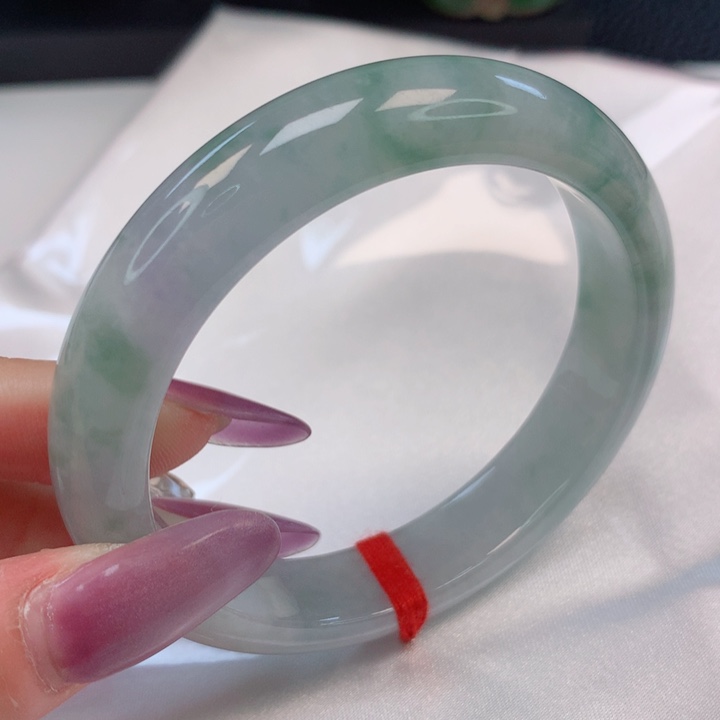 翡翠手镯未镶嵌55圈