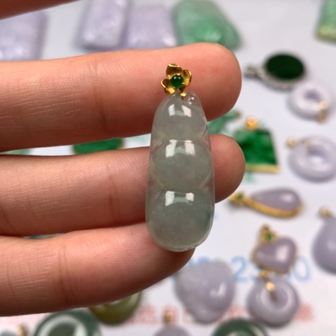 翡翠颈饰未镶嵌翡翠