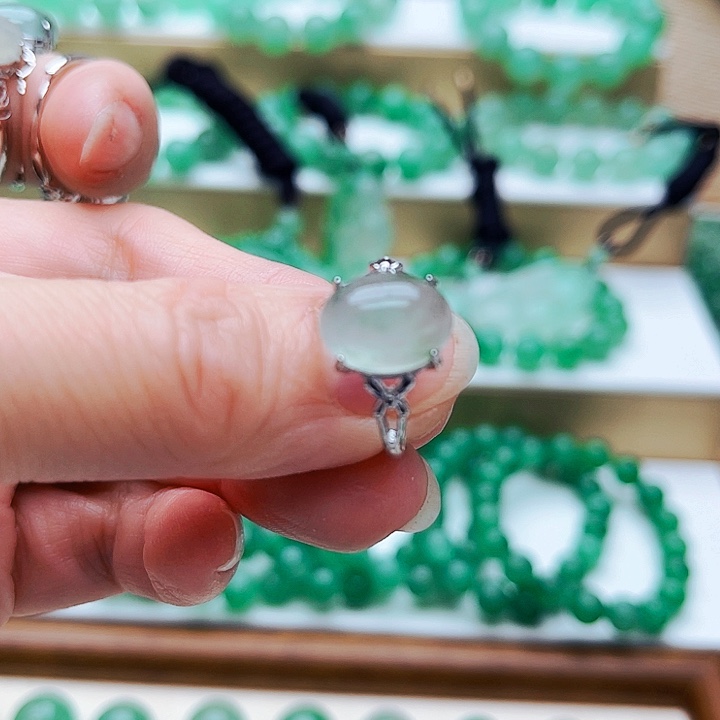 石英质玉合金戒指