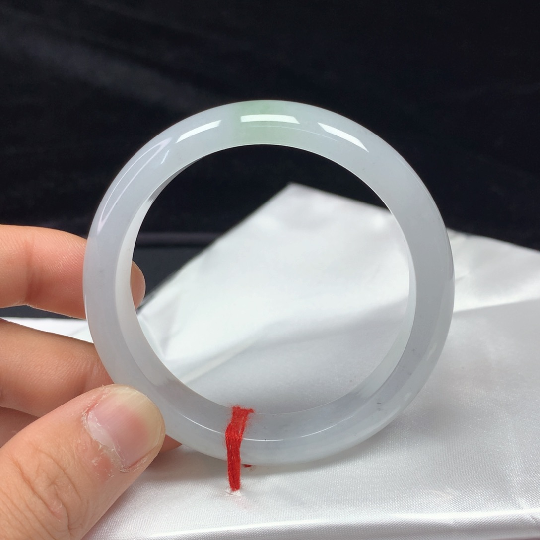 翡翠未镶嵌手镯（圆镯）53.3