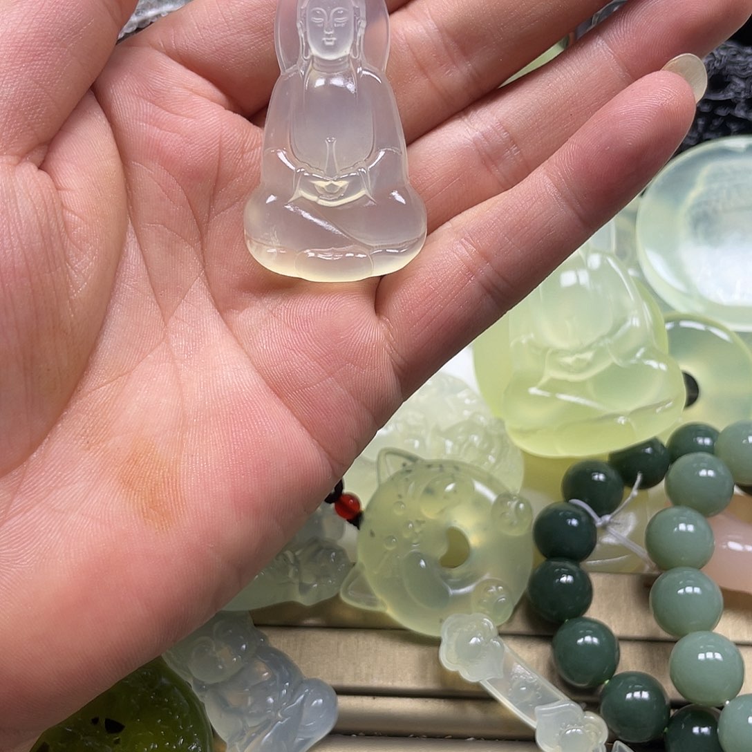 玄***一蛇纹石玉未镶嵌颈饰