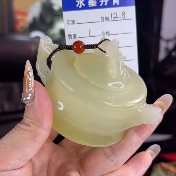 蛇纹石玉未镶嵌玉壶