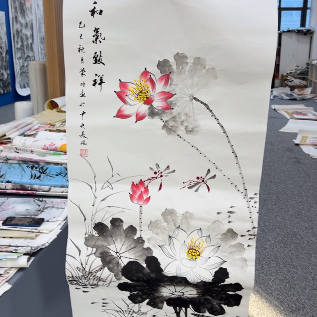 国画卖字画的小男孩