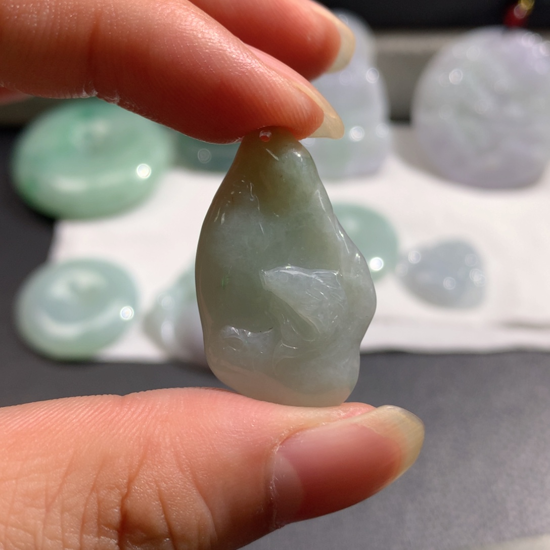 翡翠未镶嵌颈饰翡翠