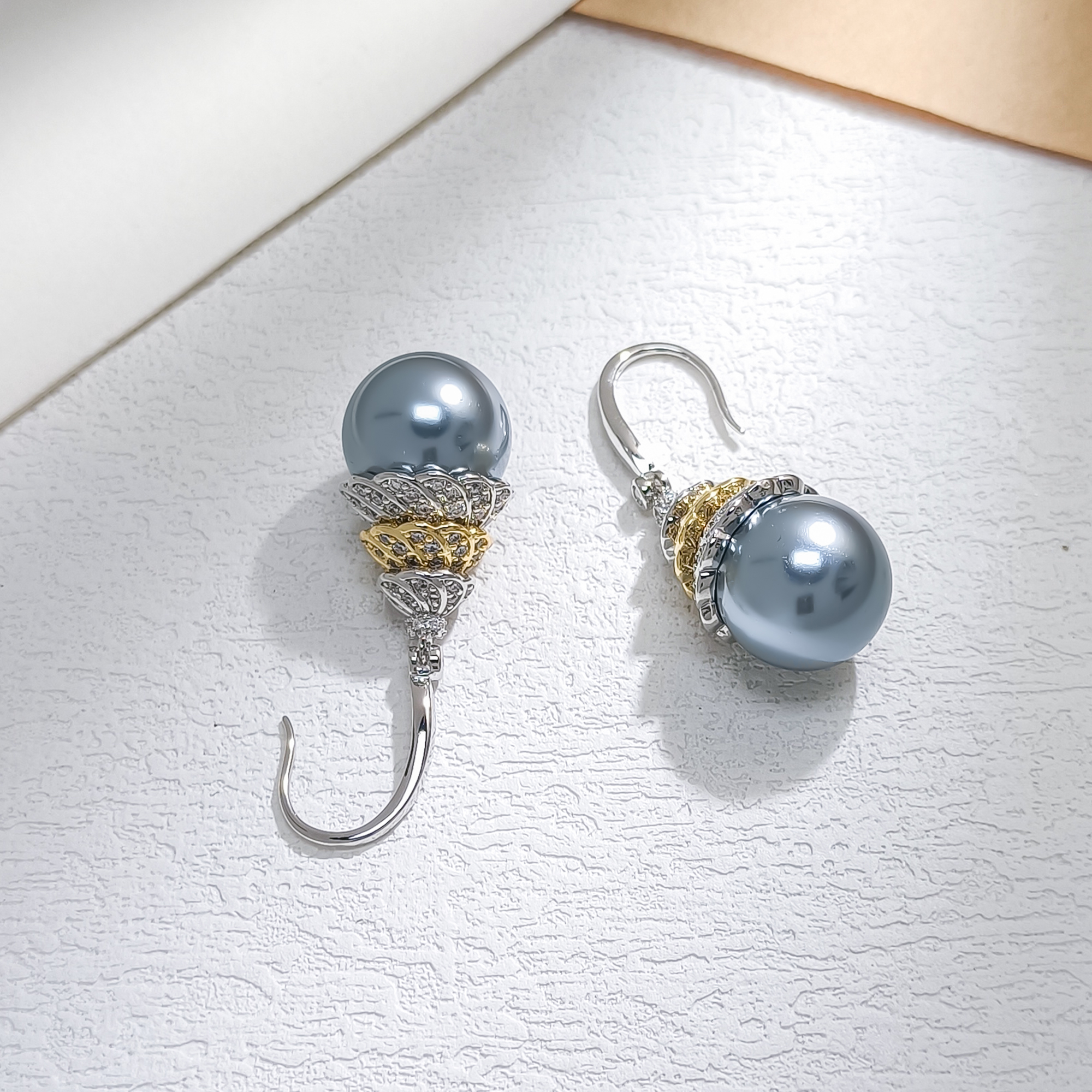 铜合金合成锆石耳饰 VWHL-009787【藤珠垂露】耳饰简约小众时尚