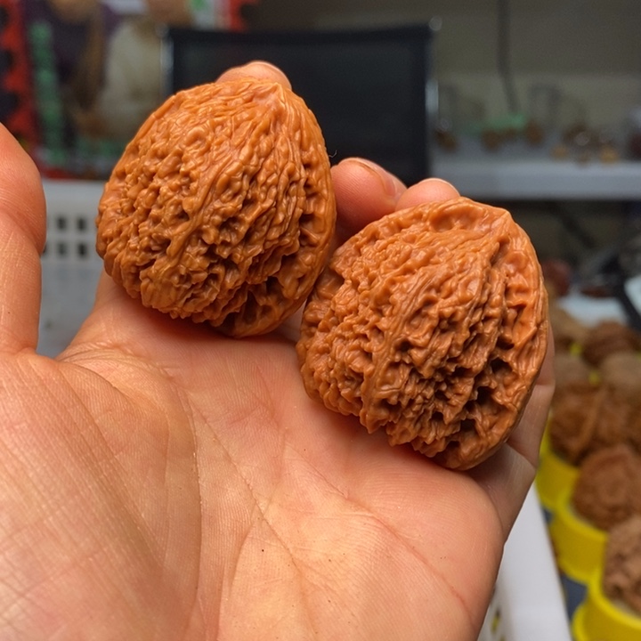 文玩核桃吊坠文玩核桃南疆42～