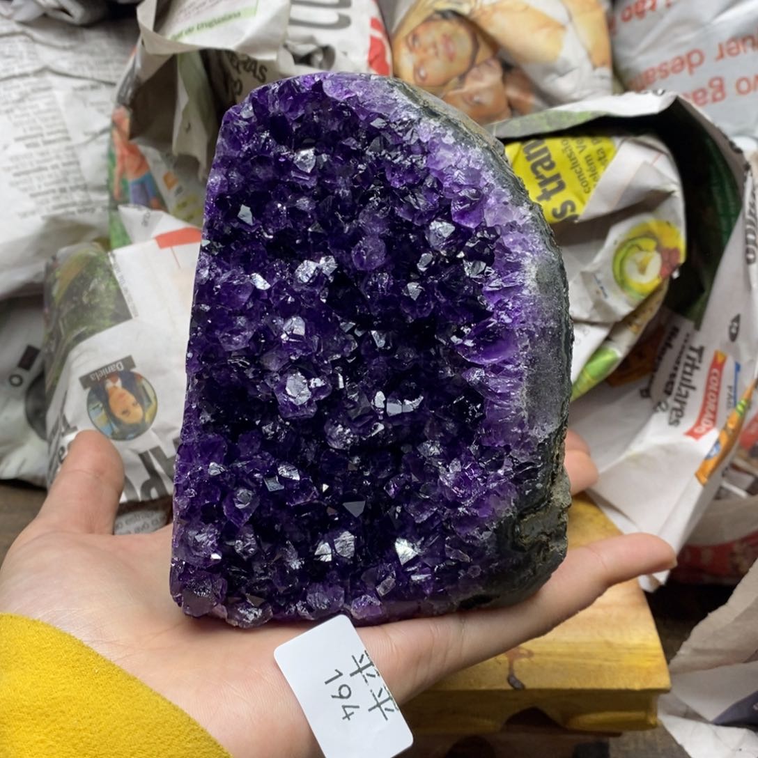 紫晶乌拉圭未镶嵌